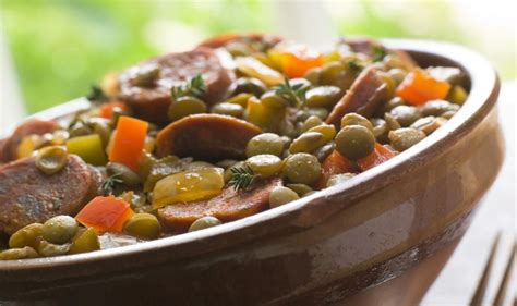 Favas com Chouriço: Uma Receita Saborosa e Intensa